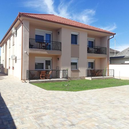 Imola Es Andrea Apartmanhaz 3 Hajdúszoboszló Kültér fotó