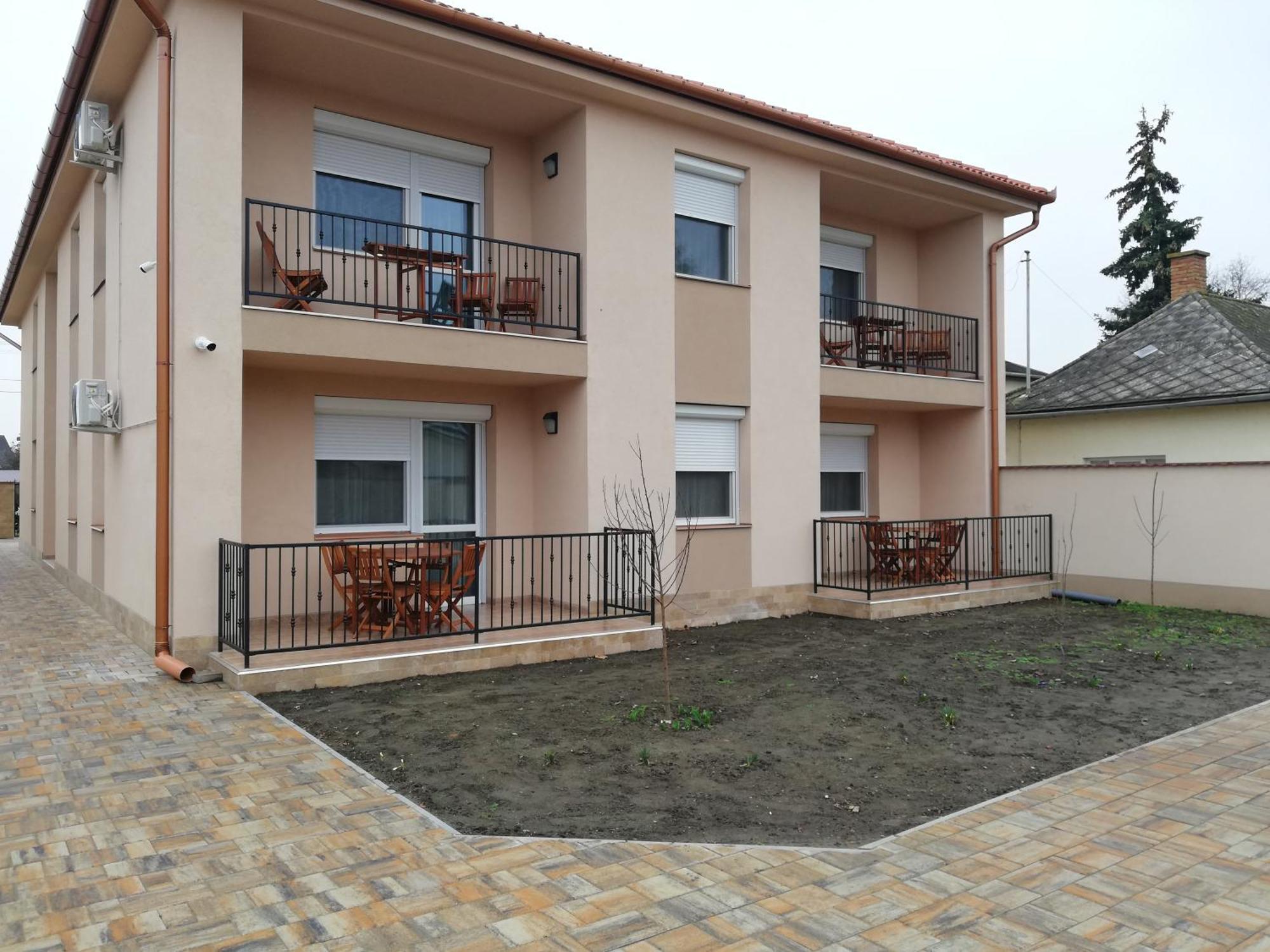 Imola Es Andrea Apartmanhaz 3 Hajdúszoboszló Kültér fotó